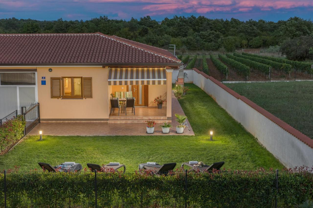Villa Gracia Sveti Lovreč Pazenatički Exterior foto